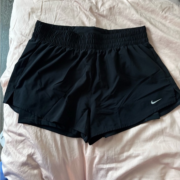 NIKE 2 in 1 Running Shorts Black - Picture 1 of 8